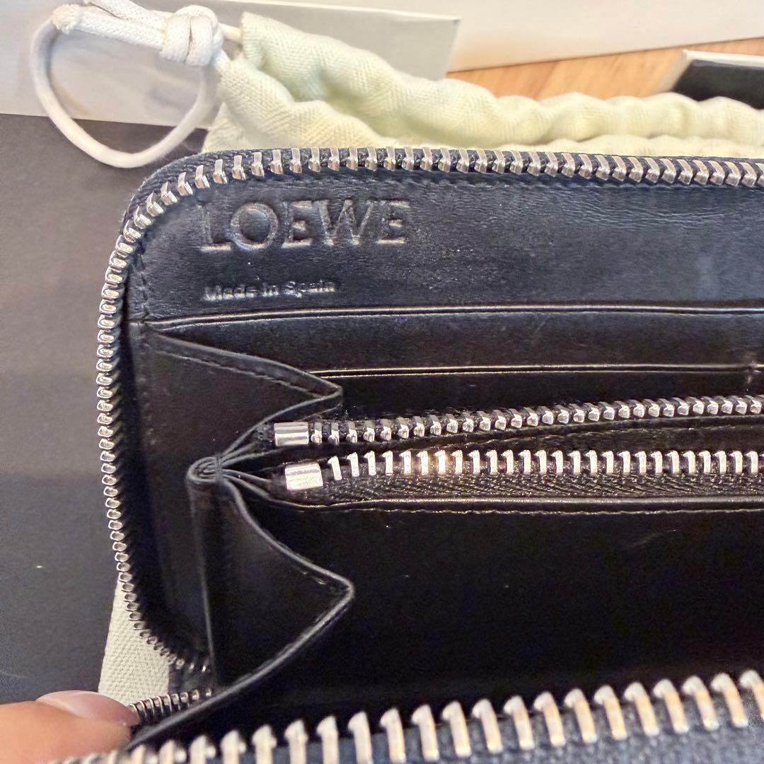 LOEWE長財布