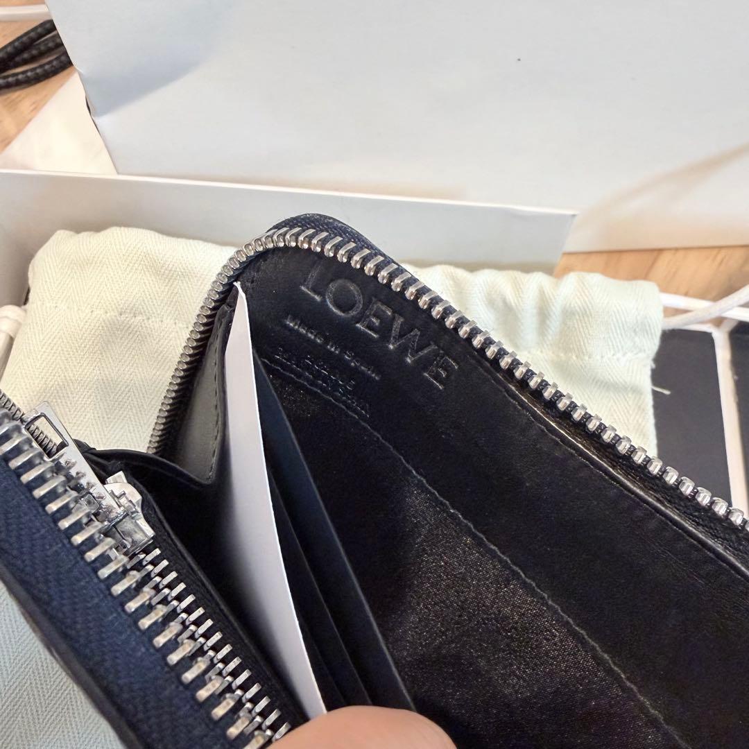 LOEWE長財布