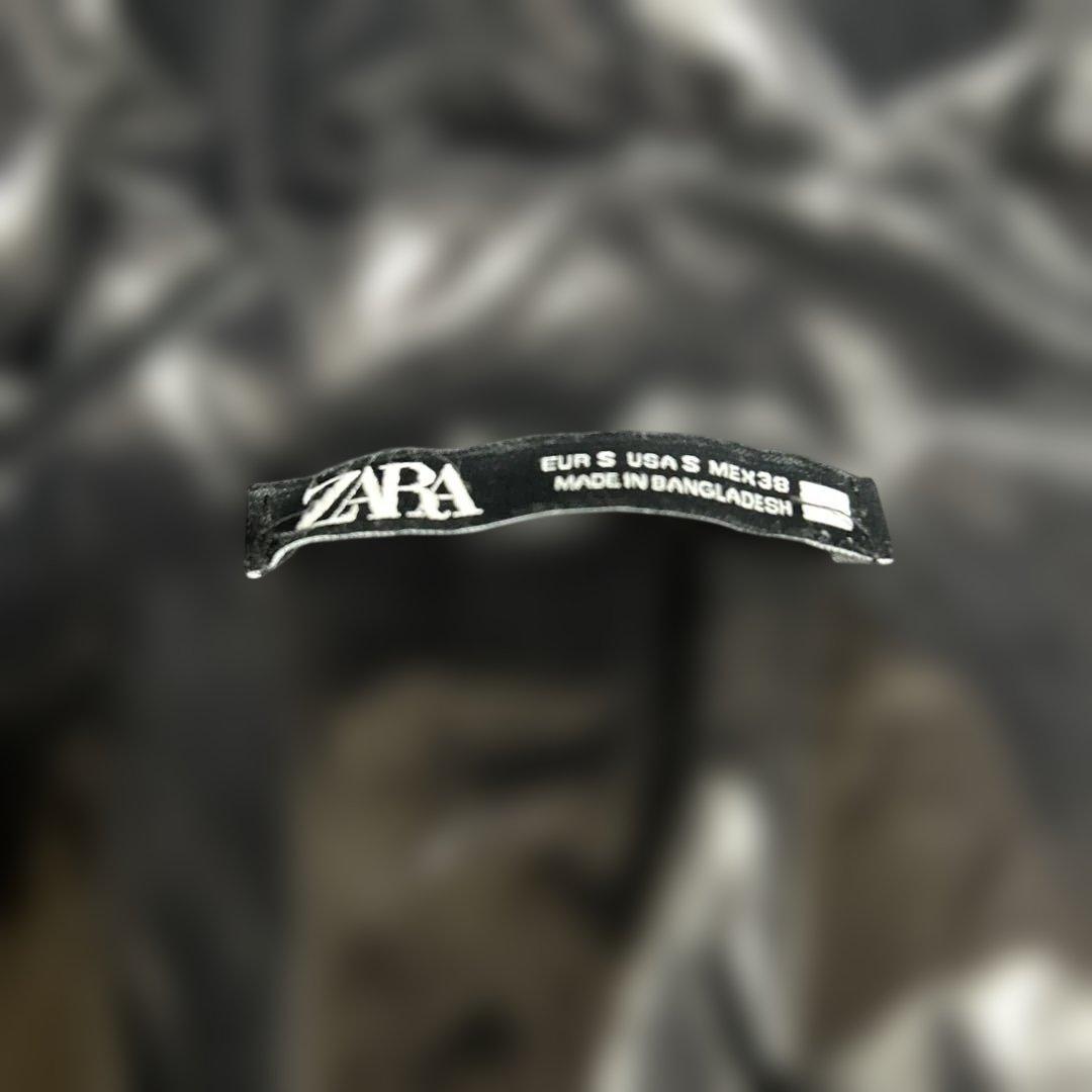 【ZARA 】　ダウンジャケット　フード付き　光沢ブラック　S 希少　ヘタリ無し