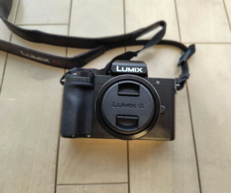 LUMIX DC-G100V ミラーレス一眼カメラ 本体と交換レンズ付き