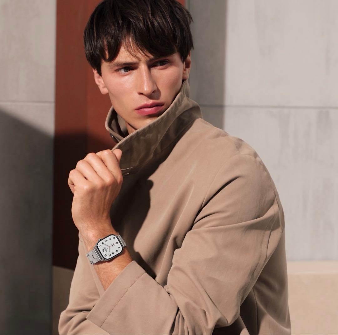 新品未使用 HERMES アップルウォッチ シリーズ11　46mm グランH