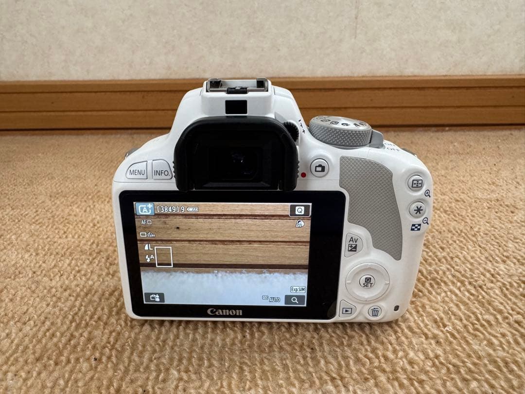 Canon EOS Kiss X7 ホワイト ダブルレンズ　美品