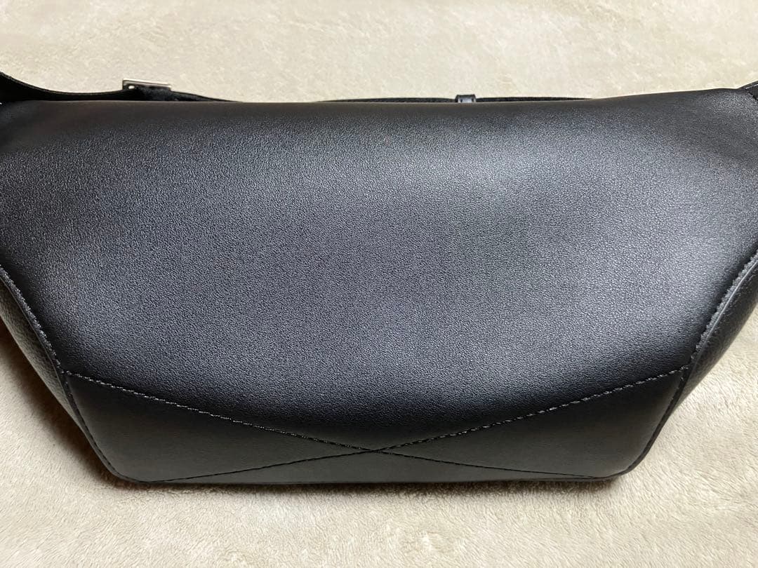 新品未使用 CK レザー ボディバッグ ショルダー ブラック カルバンクライン