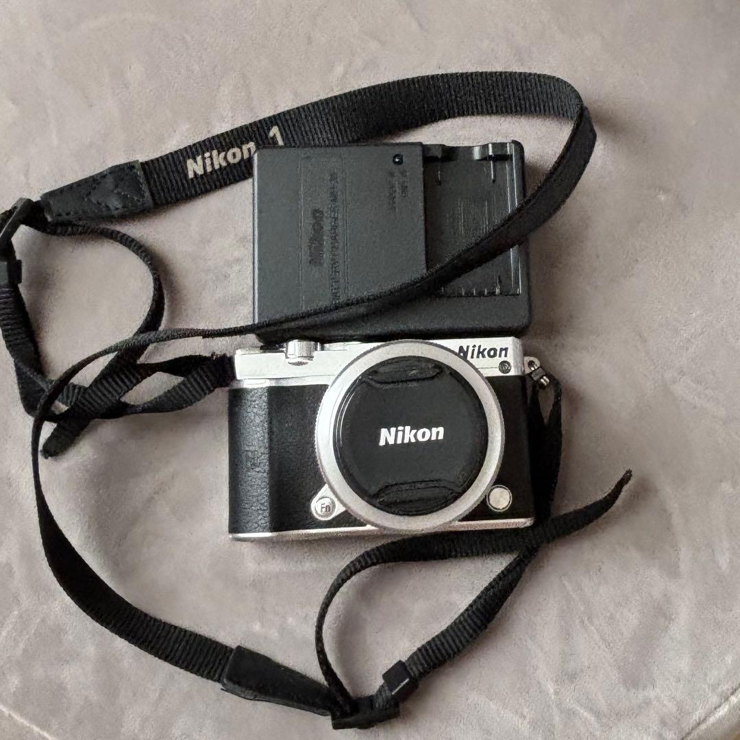 Nikon 1 J5 カメラ
