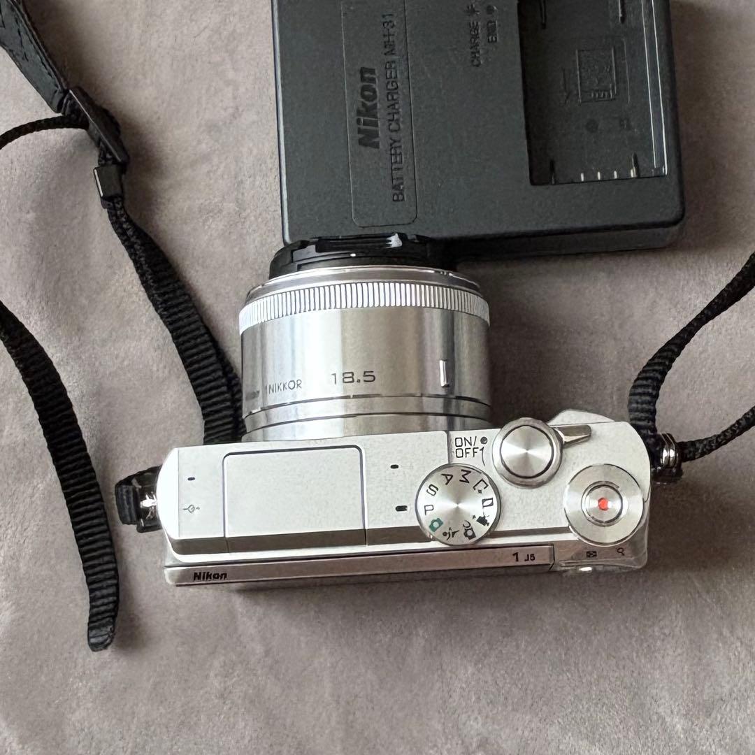Nikon 1 J5 カメラ