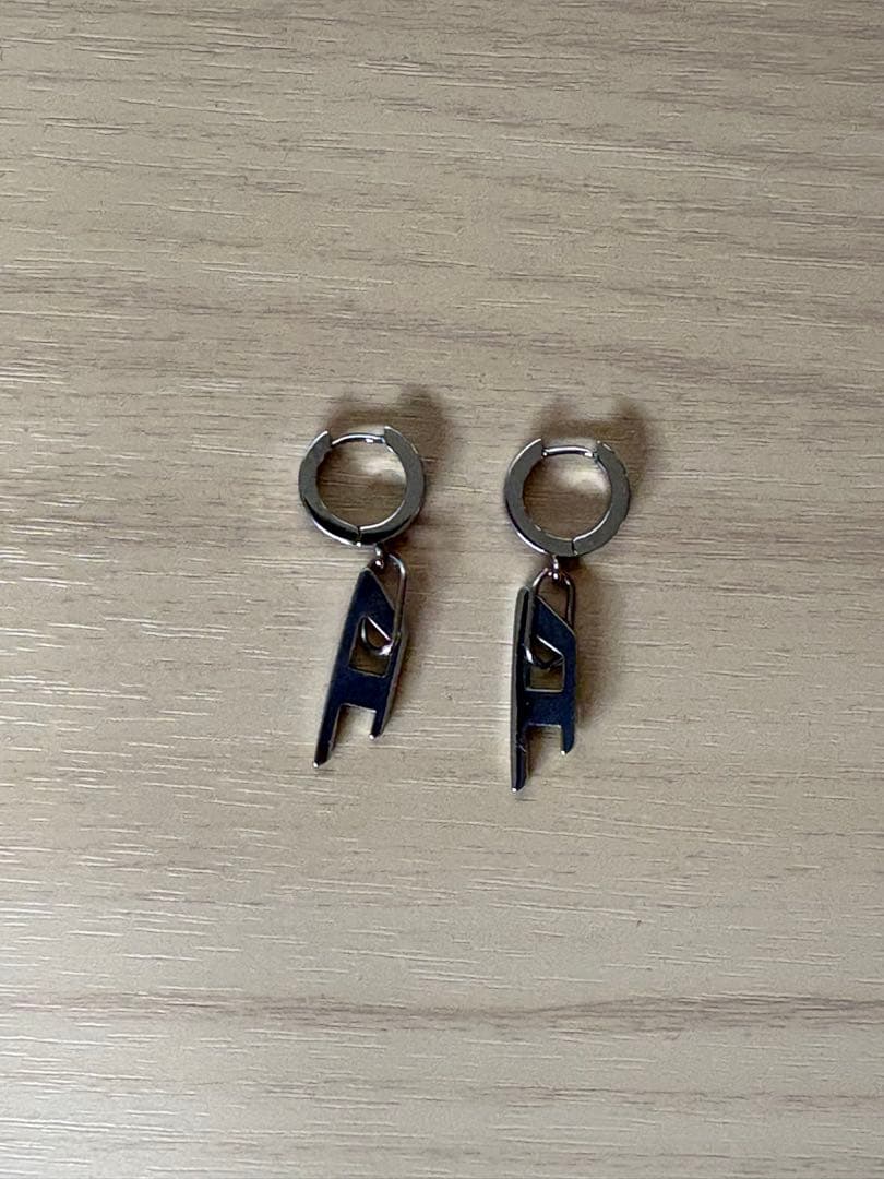 DIESELピアス ユニセックスDx1336(２つセット)