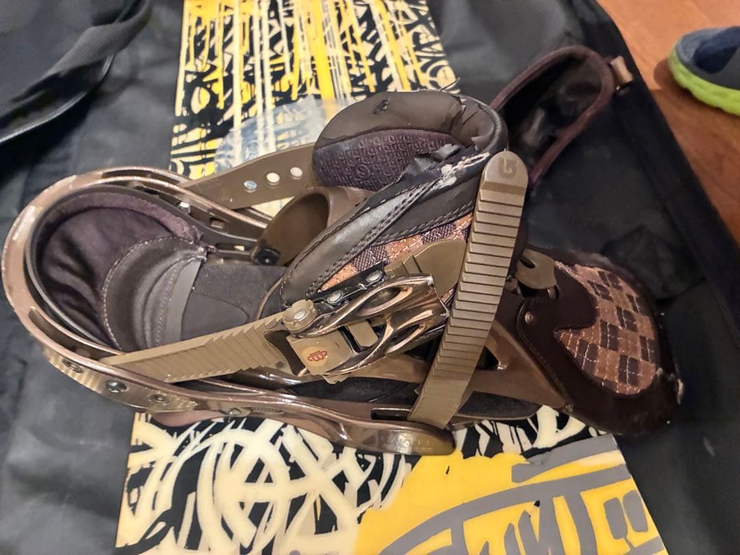 Burton Cartel バインディング