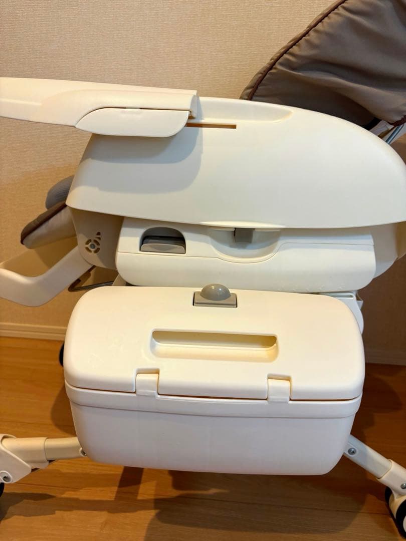 【美品】コンビ ネムリラAUTO SWING エッグショック ハイローチェア