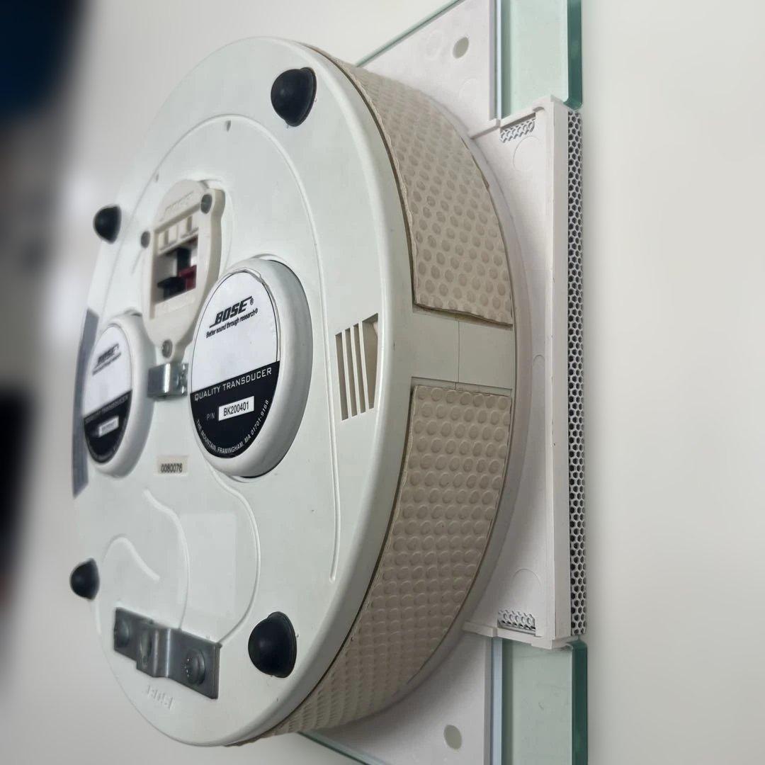 【美品】BOSE 薄型壁掛けスピーカー 230SQ ボーズ ウォールスピーカー