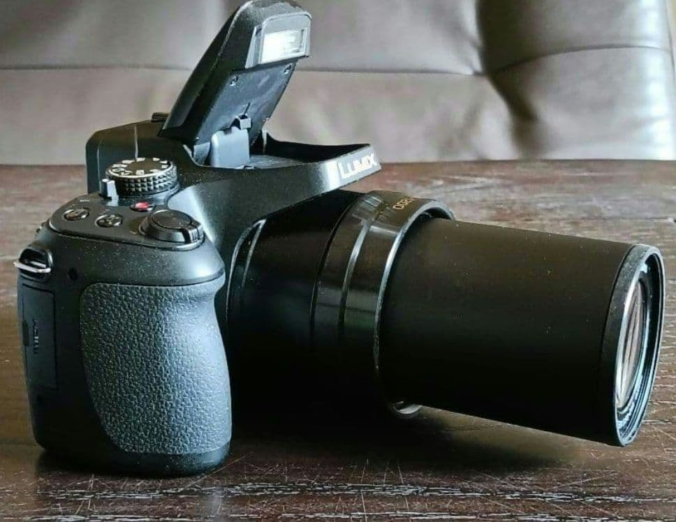 ✨コンパクト&軽量ボディ　60倍光学ズーム4K動画、タッチパネル　DCFZ85D