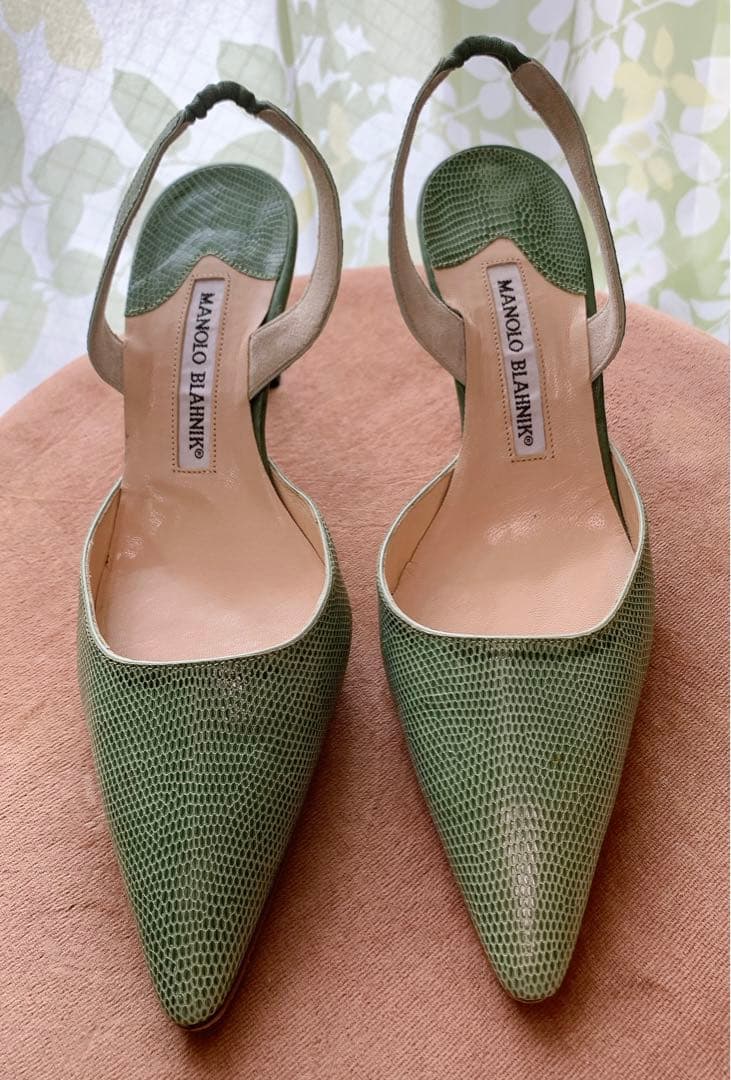 【美品】Manolo Blahnik グリーン ポインテッドトゥ ヒール