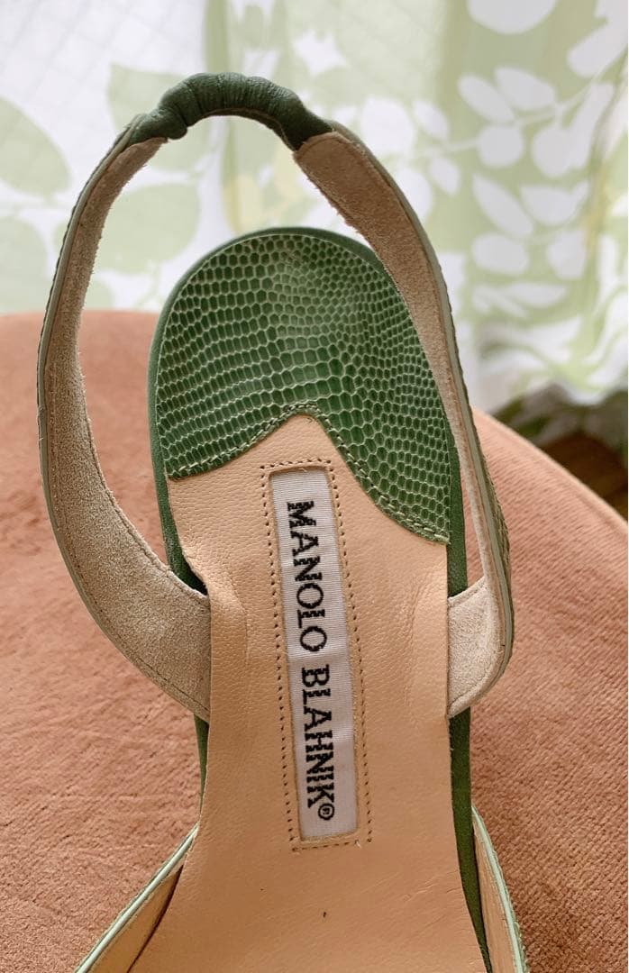 【美品】Manolo Blahnik グリーン ポインテッドトゥ ヒール