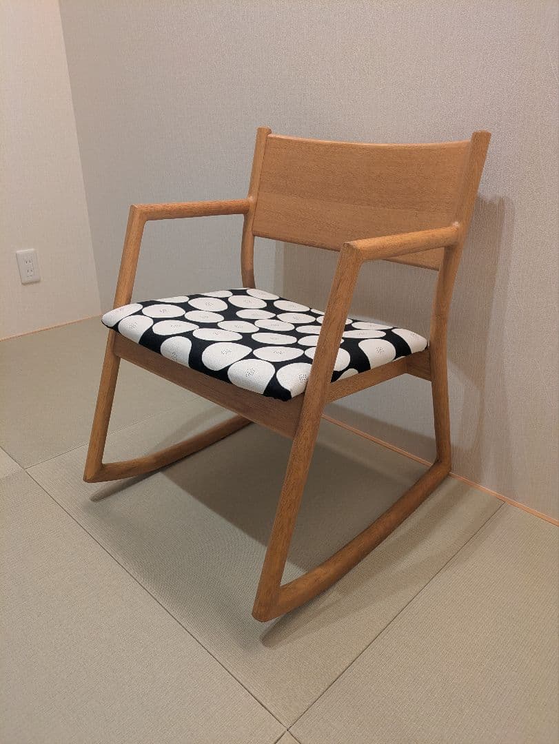 【U-La】ロッキングアームチェア オーク 座面ハンドメイド グッドデザイン