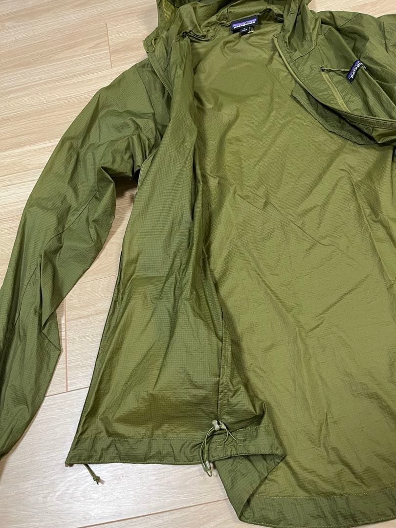 メンズ　Patagonia フーディニジャケット　グリーン　Lサイズ