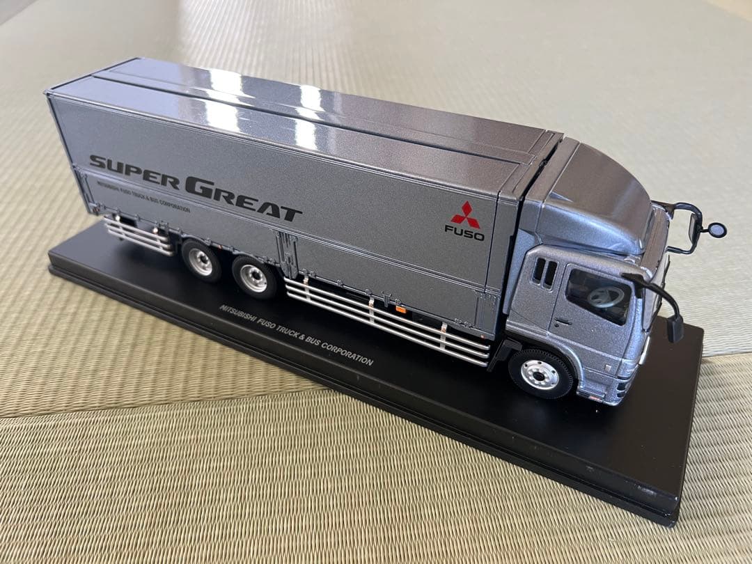 m*2様 FUSO SUPER GREAT トラック 1/43