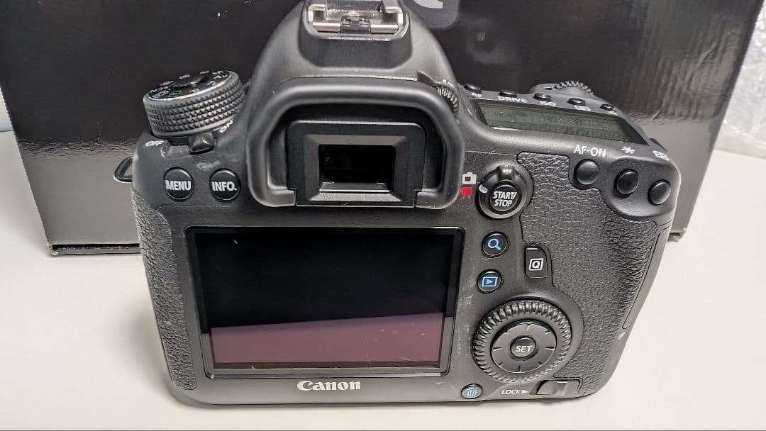 Canon EOS 6D デジタル一眼レフカメラ　本体