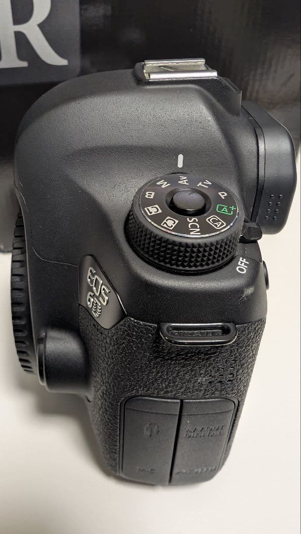 Canon EOS 6D デジタル一眼レフカメラ　本体