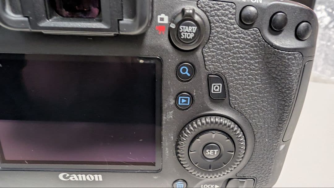 Canon EOS 6D デジタル一眼レフカメラ　本体