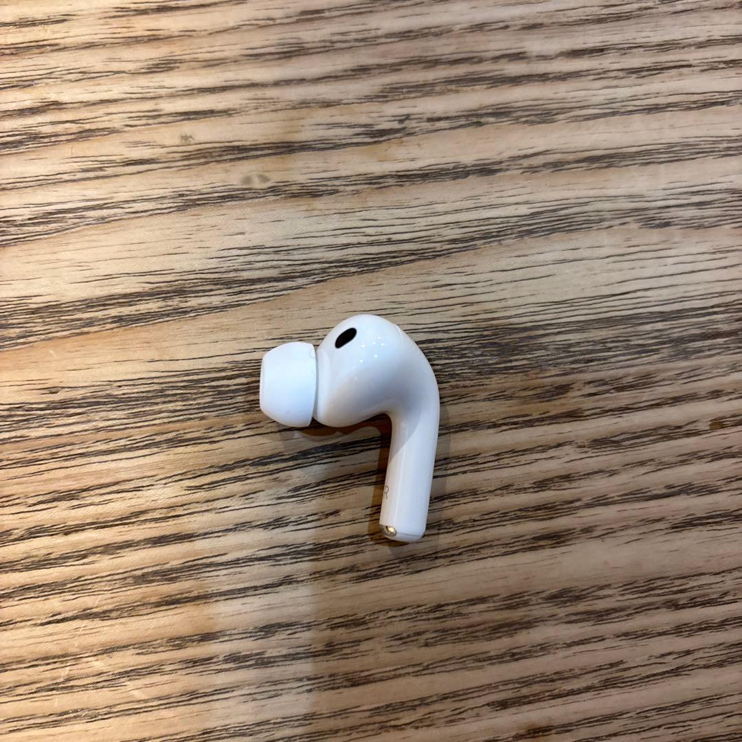 AirPods Pro ワイヤレスイヤホン ホワイト　第3世代　右耳のみ