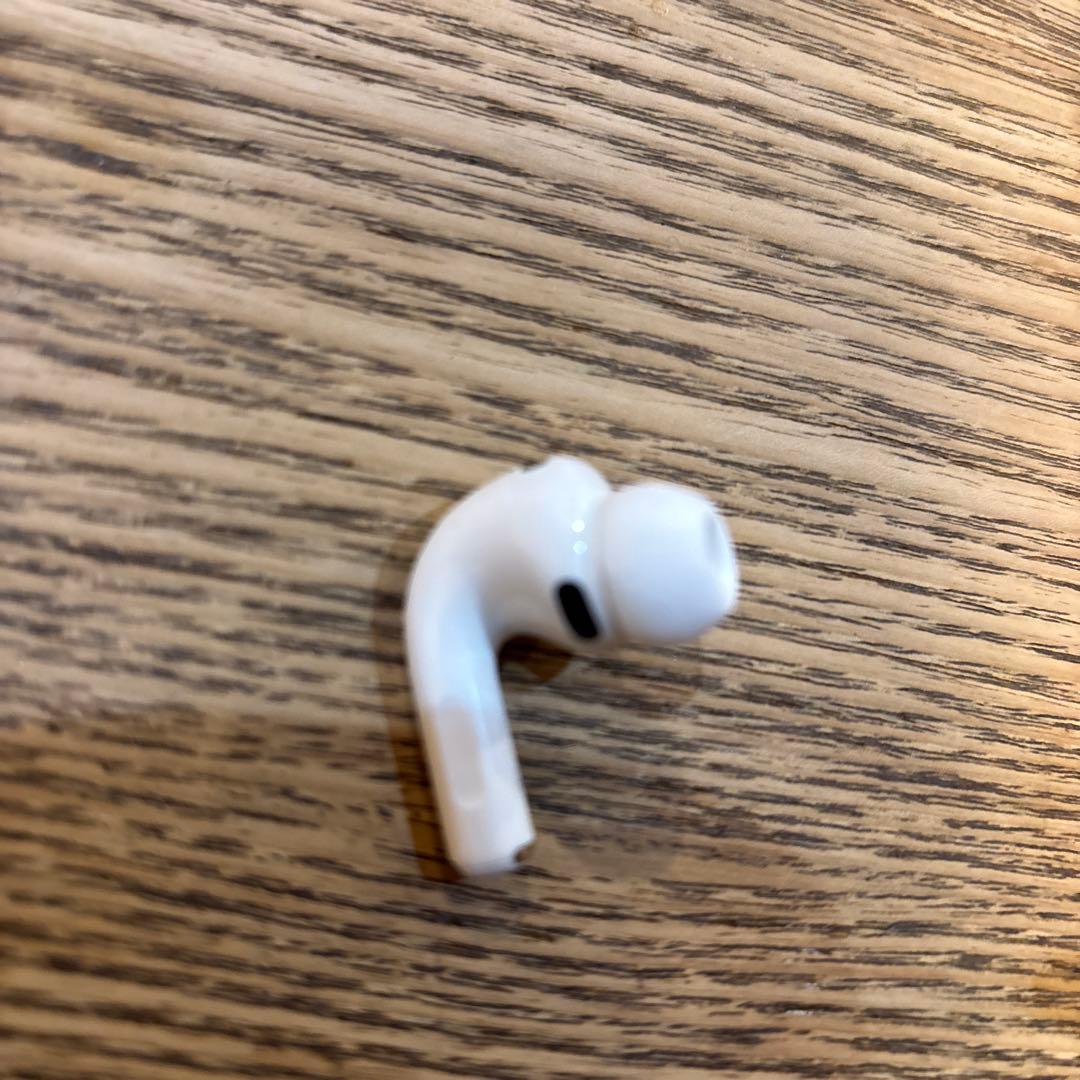 AirPods Pro ワイヤレスイヤホン ホワイト　第3世代　右耳のみ