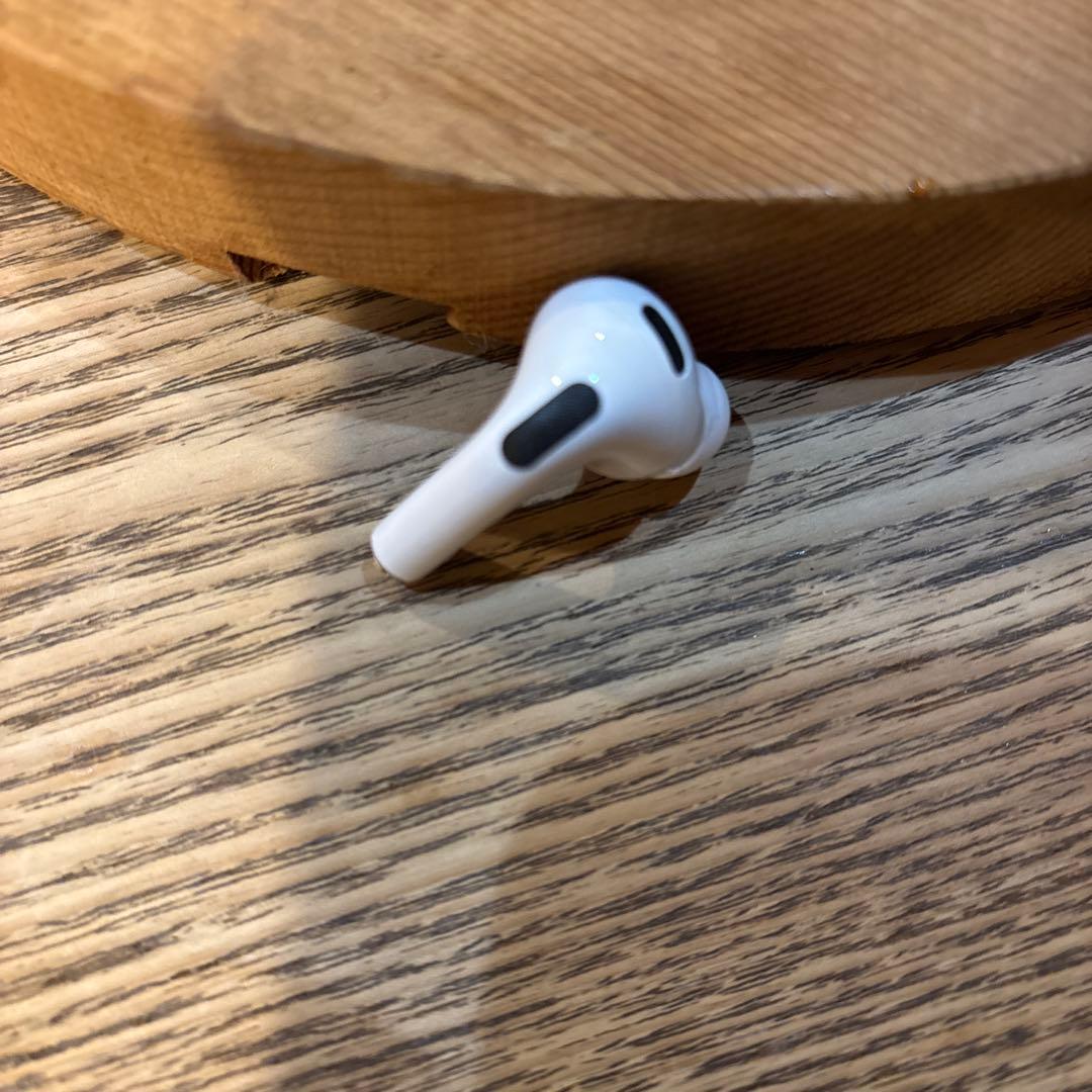 AirPods Pro ワイヤレスイヤホン ホワイト　第3世代　右耳のみ
