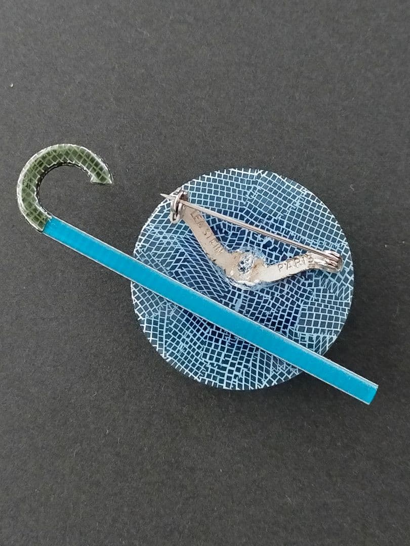 Lea Stein Paris リアスタン パリ　青い帽子とステッキのブローチ