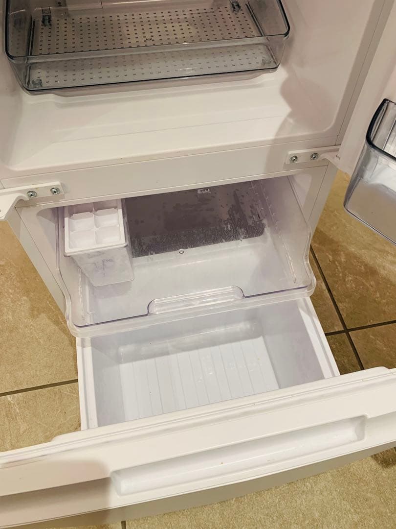 新生活2023年製／シャープ冷蔵庫マットホワイトどっちも取付可ドア／自動霜取り