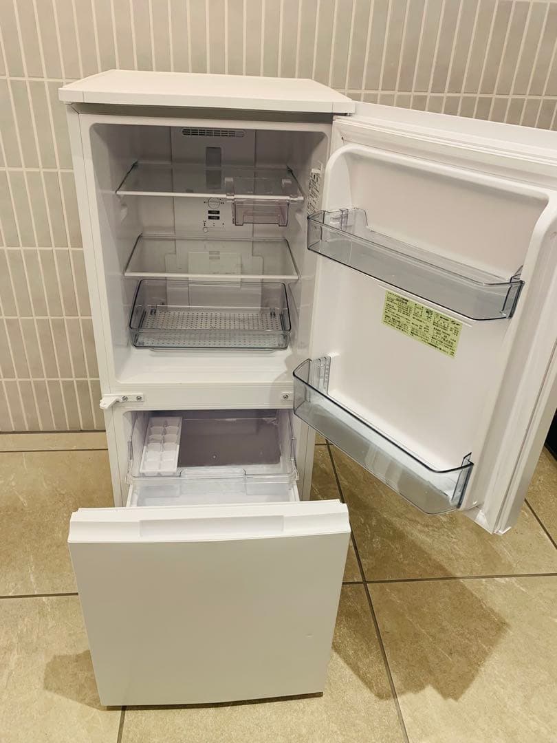 新生活2023年製／シャープ冷蔵庫マットホワイトどっちも取付可ドア／自動霜取り