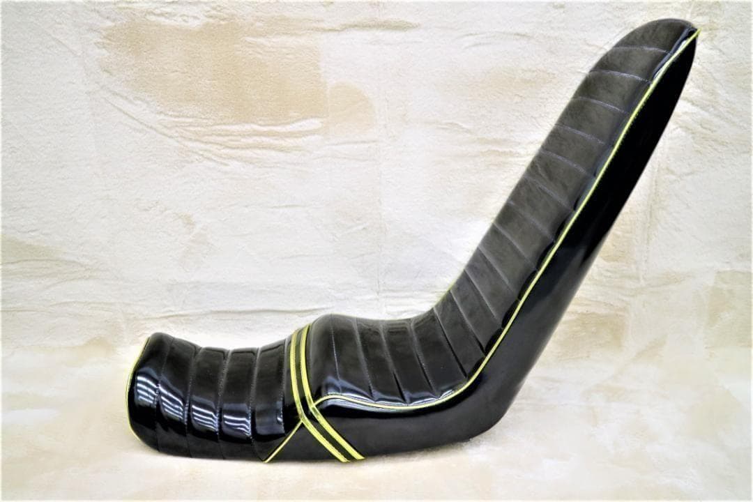 ジェイド250　黒金エナ　三段シート　/ JADE MC23ゴールド　ブラック