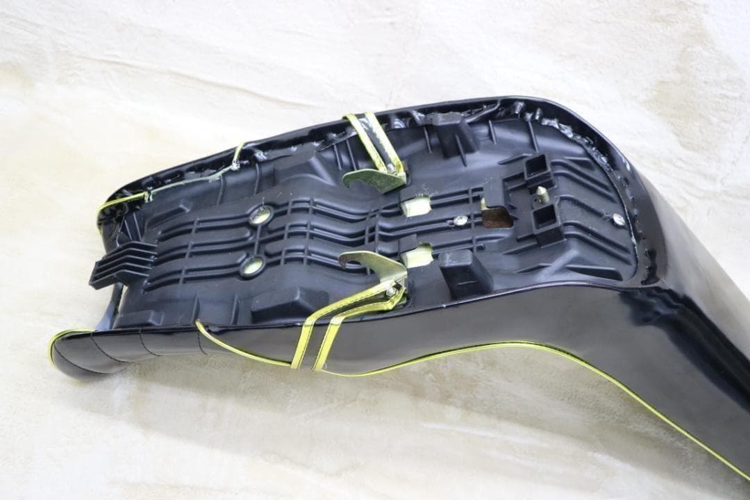 ジェイド250　黒金エナ　三段シート　/ JADE MC23ゴールド　ブラック