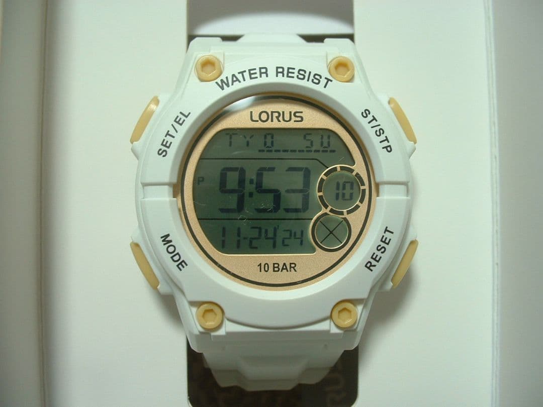 セイコー　LORUS　デジタル　逆輸入　腕時計　ホワイト