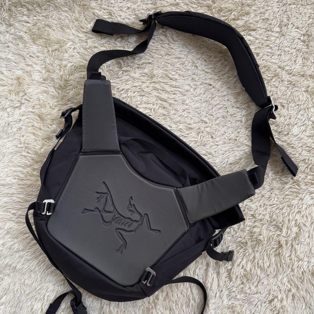 激レア　ARC'TERYXアークテリクス MISTRAL8 メッセンジャーバッグ