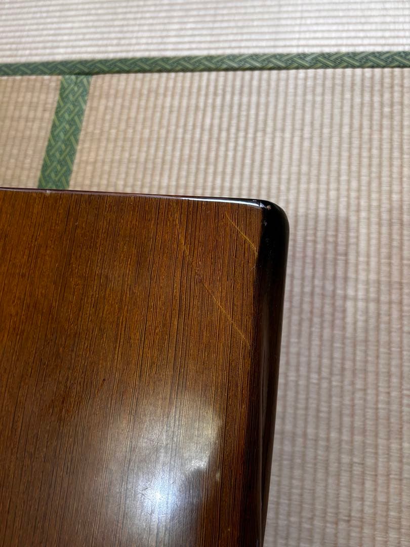 昭和時代の重厚な1枚板無垢材の座卓