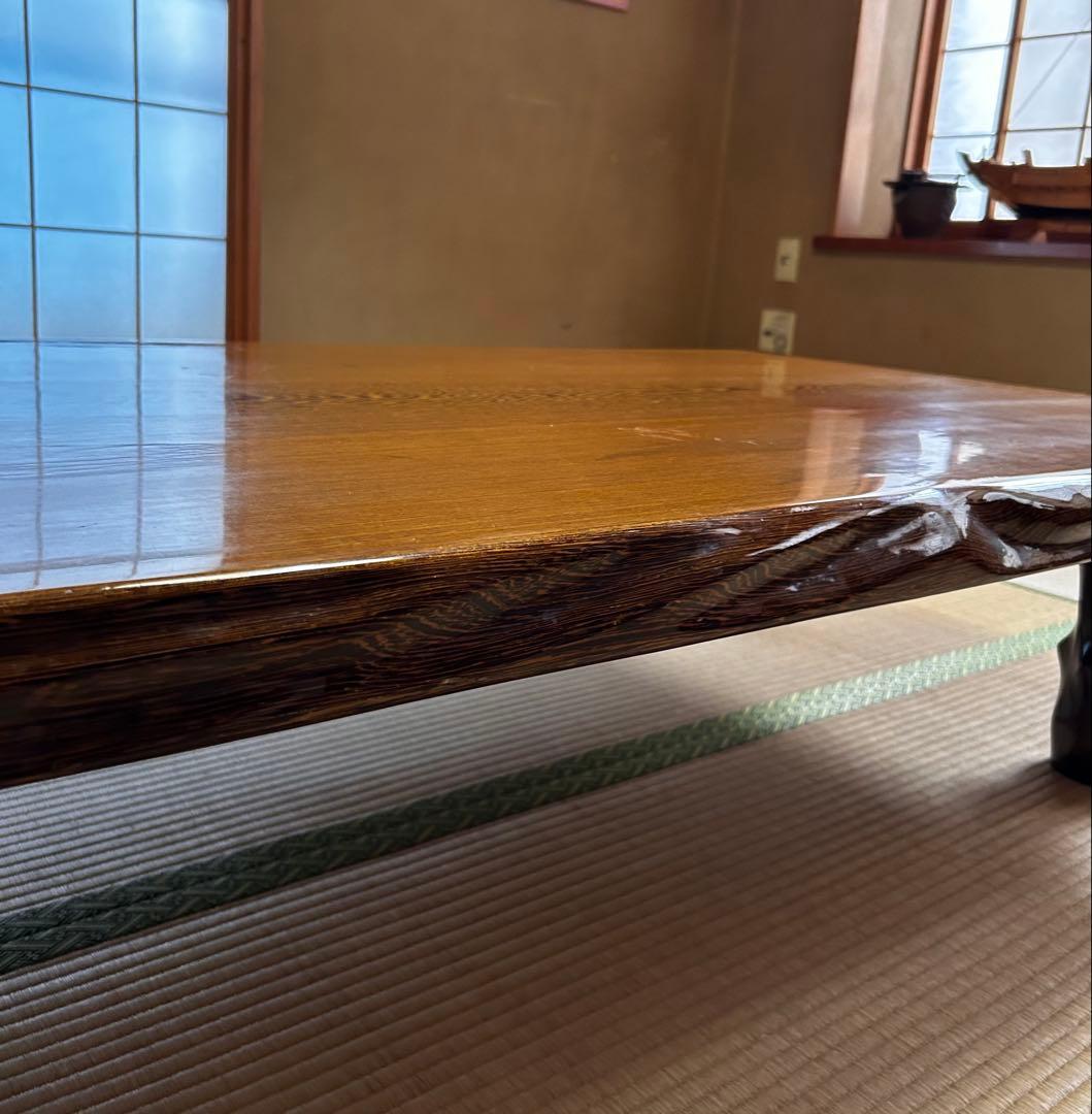 昭和時代の重厚な1枚板無垢材の座卓