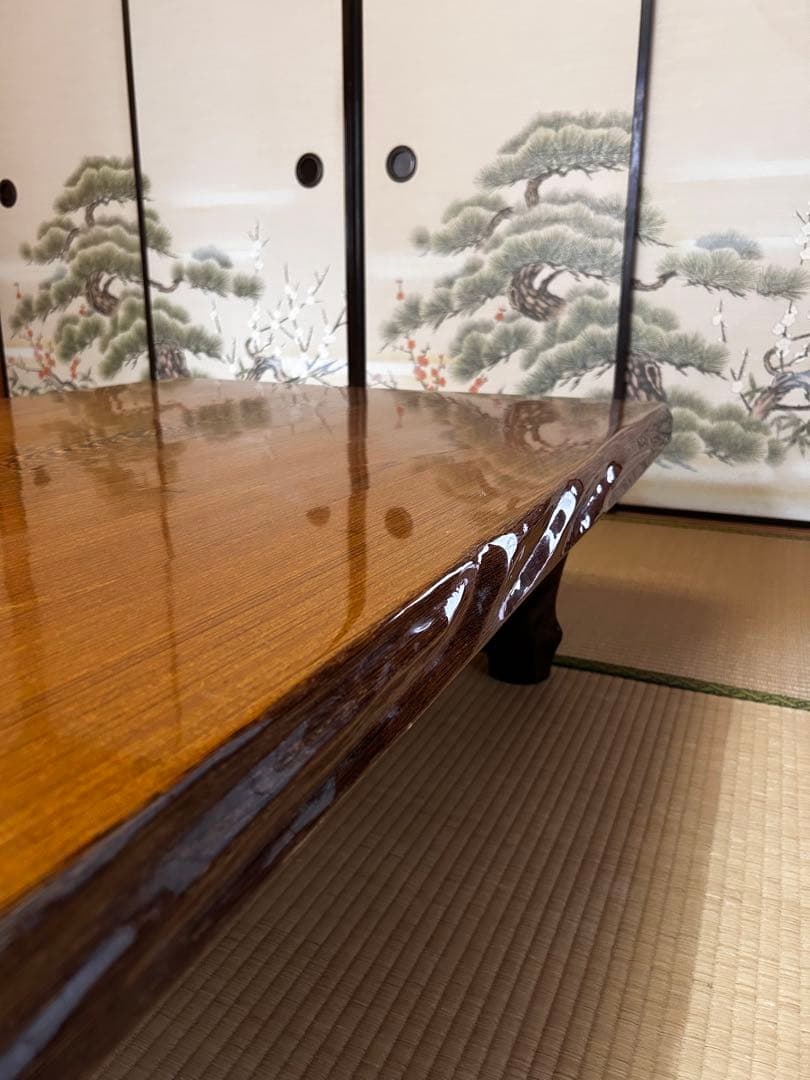 昭和時代の重厚な1枚板無垢材の座卓