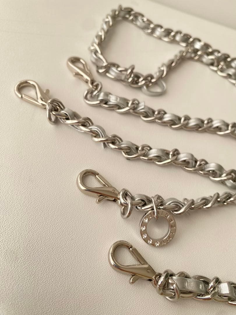 アンテプリマ　ショルダーバッグのチェーン