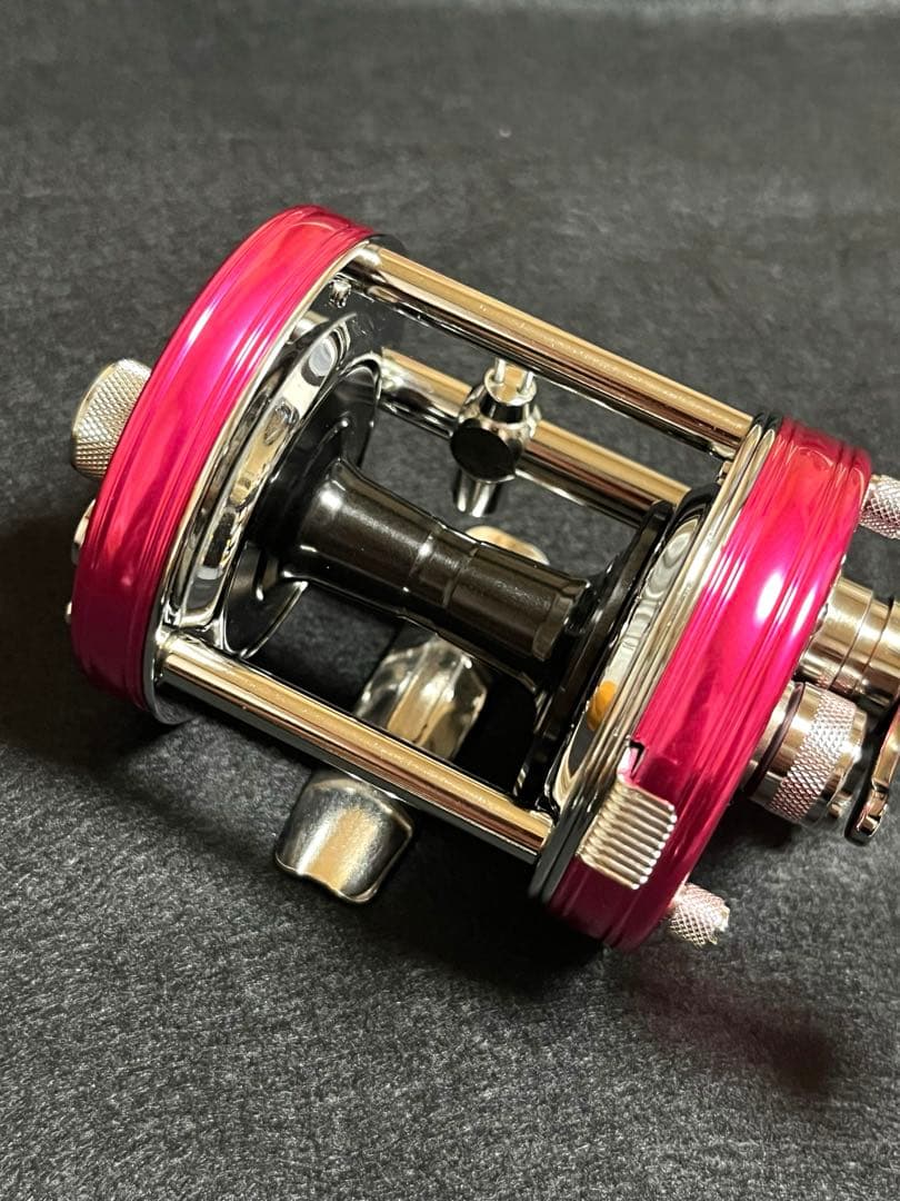 け*ん様 アブガルシア6500 csロケット　ピンク