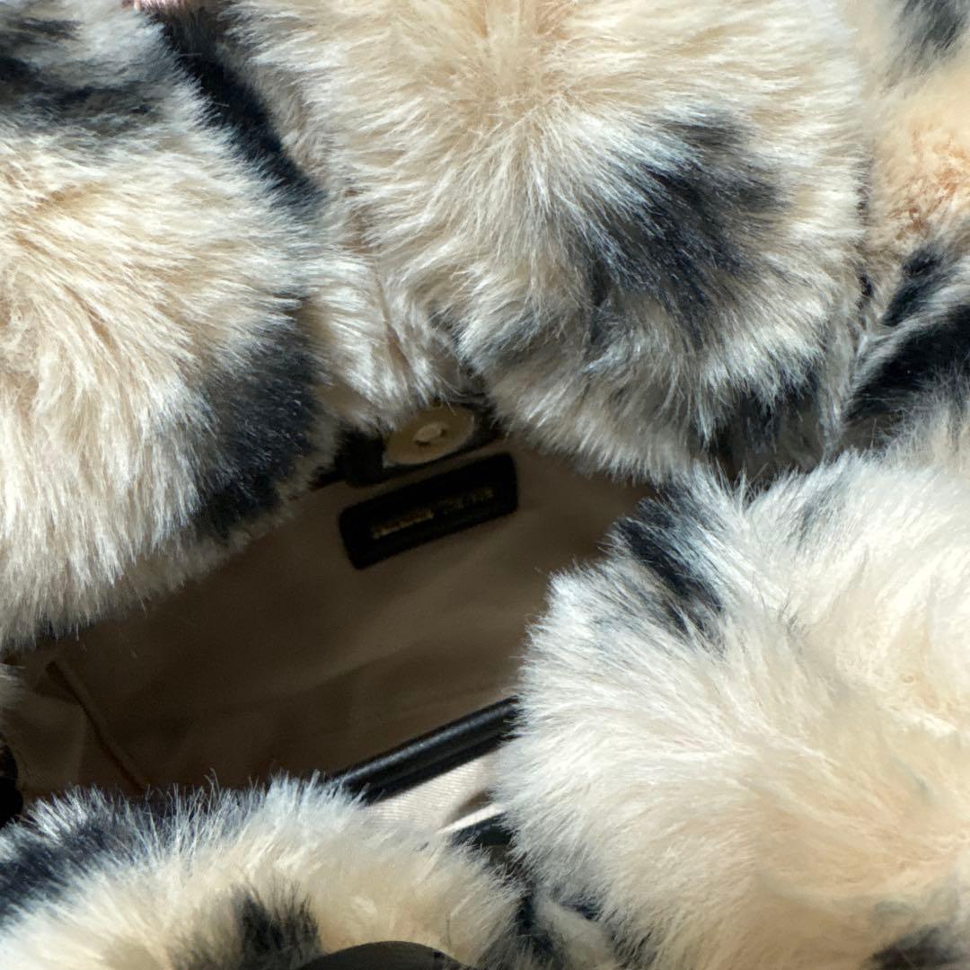 Samantha Thavasa ソフトファー ハンドバッグ（マルチカラー）