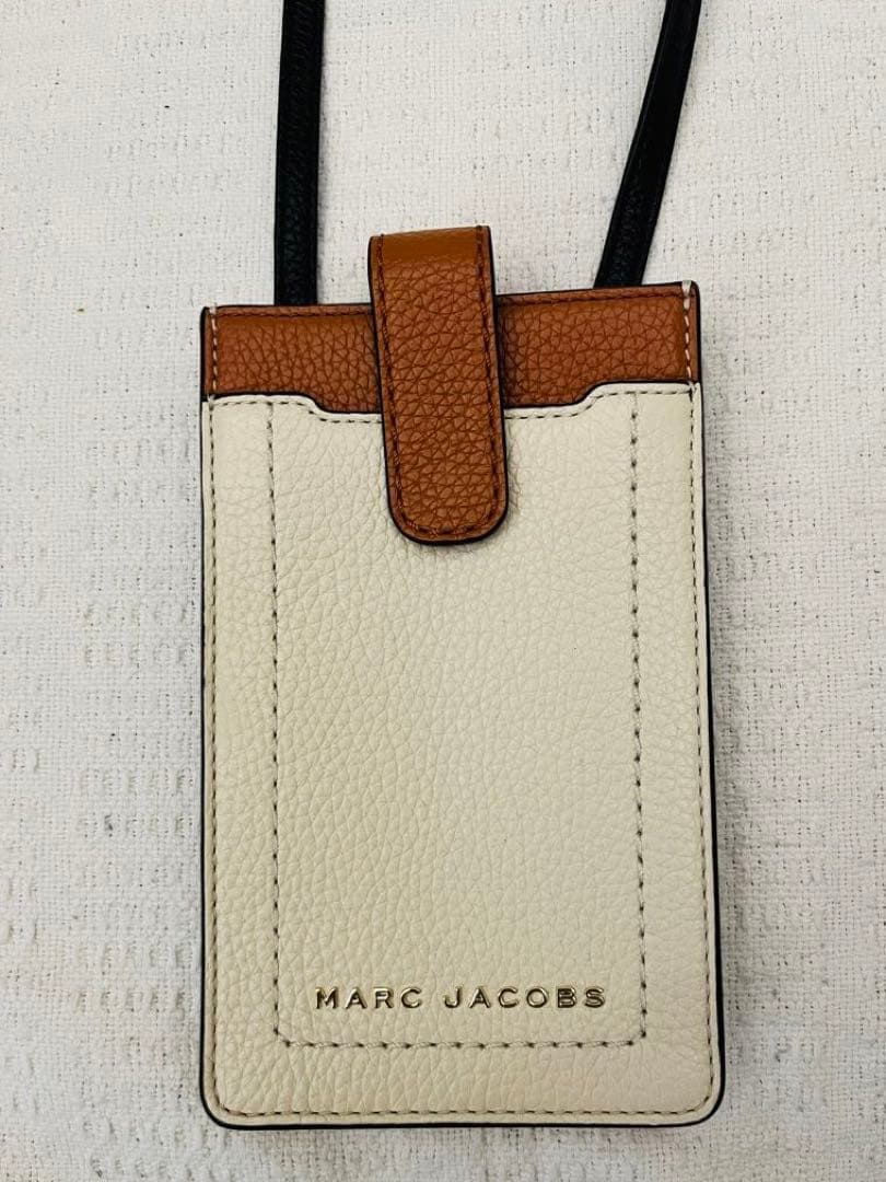 MARC JACOBS レザースマホバッグ　スマホショルダー