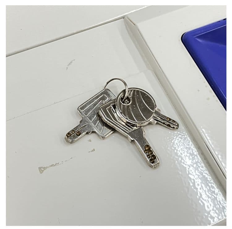 激安　GLORY 自動釣り銭機 RT-300 RAD-300　新500円対応