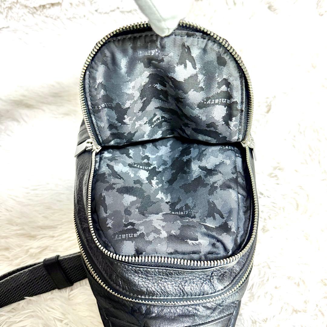 美品 アニアリ ダブルファスナー ボディバッグ 迷彩 レザー ブラック 黒