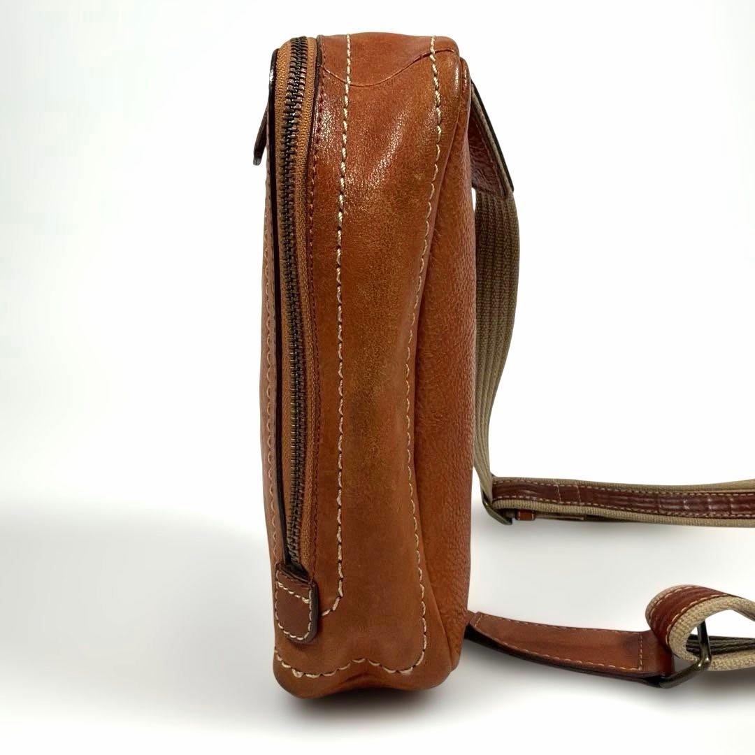 土屋鞄　ボディバッグ　ショルダーバッグ　トーンオイルヌメ　レザー　ブラウン