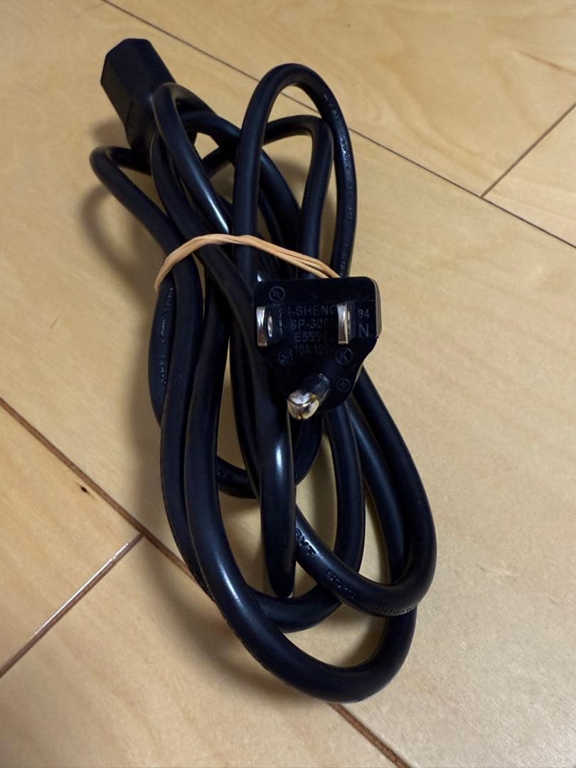 Eve Spectrum 4K モニター 144Hz 27インチ