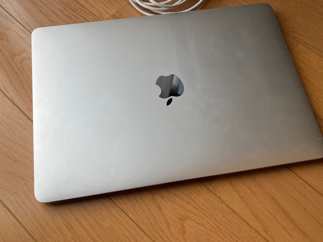 Macbook Air M1 (2020,16GB,1TB)、スリーブケース付
