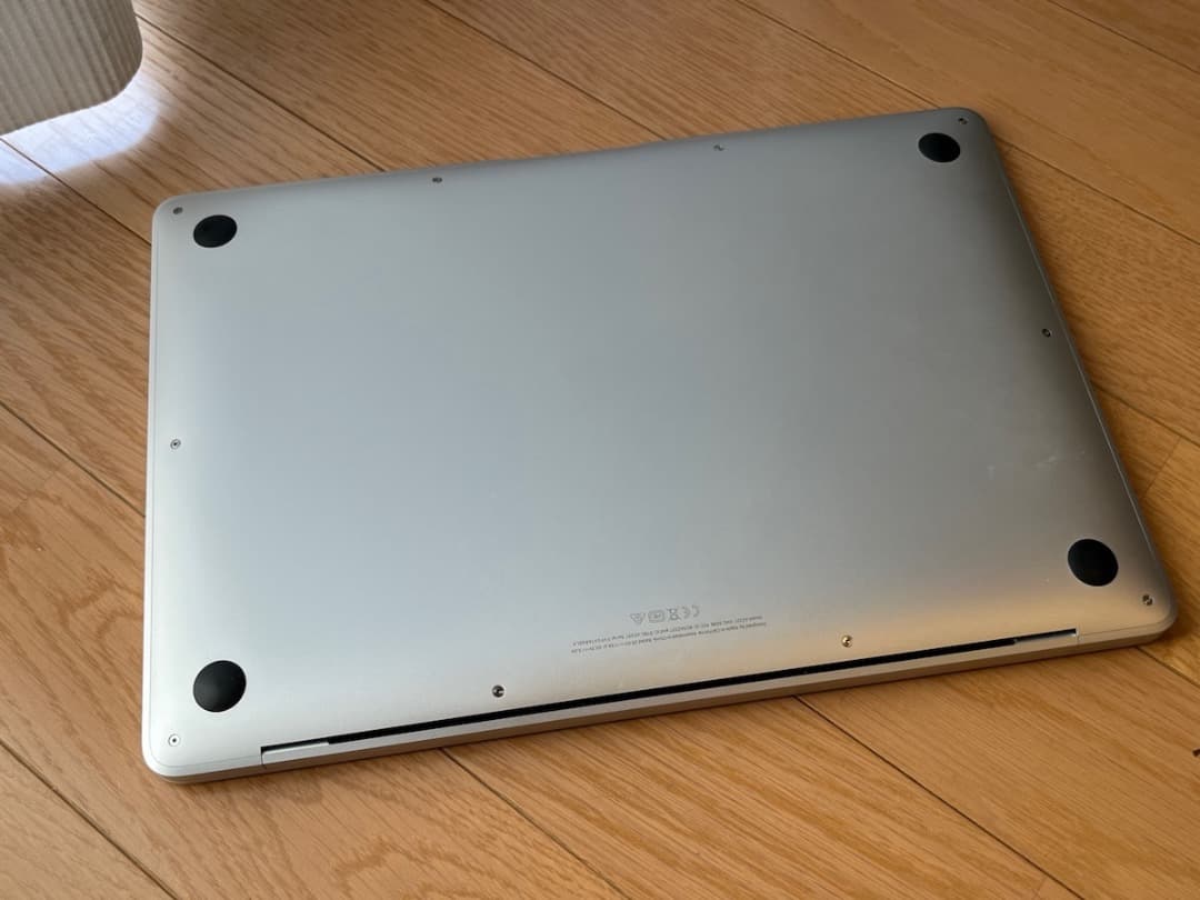 Macbook Air M1 (2020,16GB,1TB)、スリーブケース付