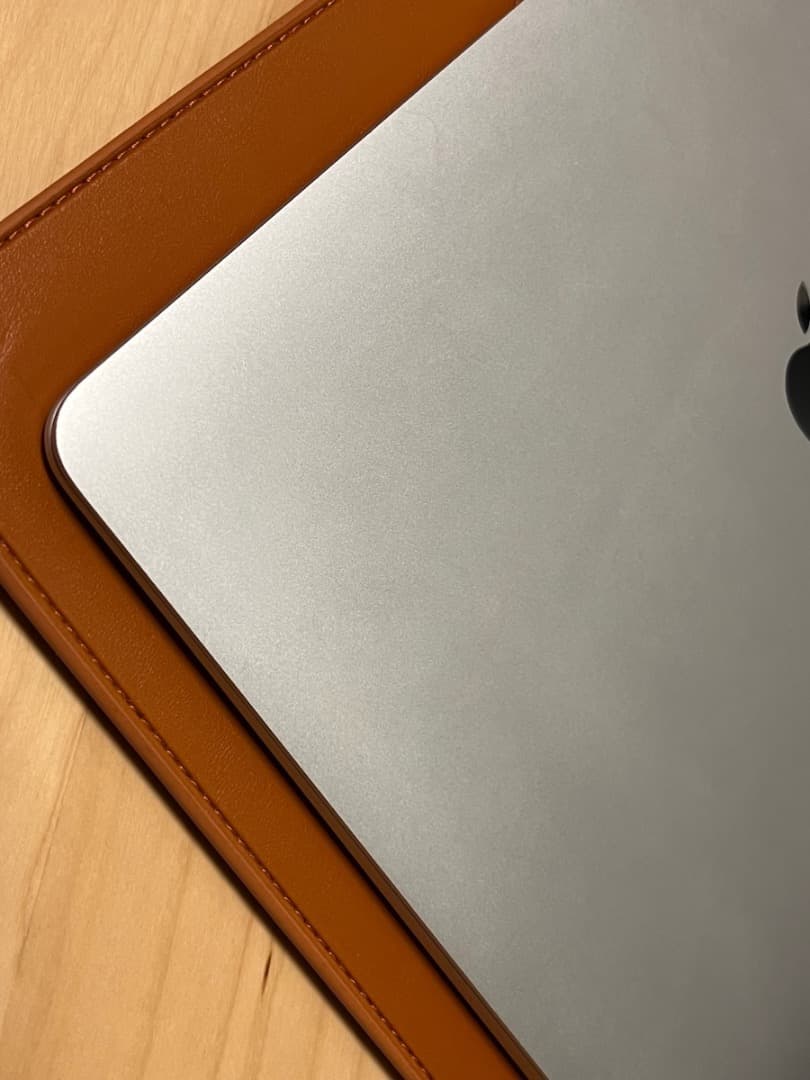 Macbook Air M1 (2020,16GB,1TB)、スリーブケース付