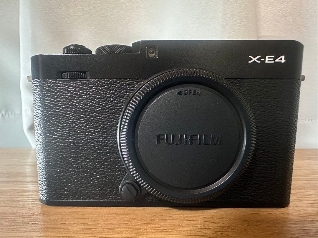 FUJIFILM X-E4 ブラック