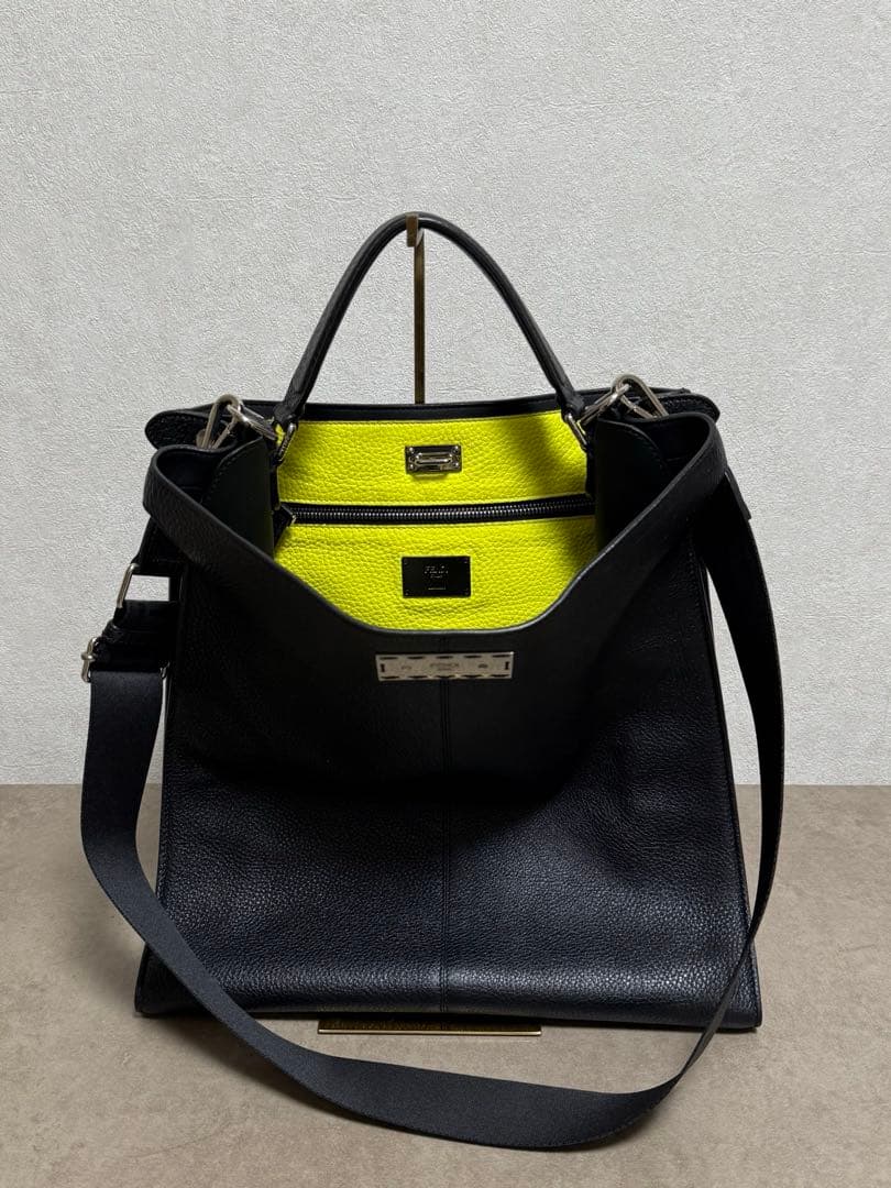 極美✨ フェンディ ピーカブー エックスライト 新作 定価47万円