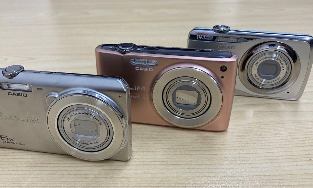 CASIO EXILIM 15.1メガピクセル シルバー、ピンク　3点セット