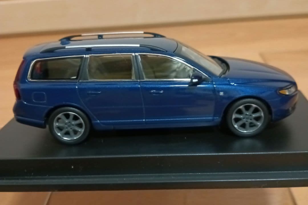 VOLVO✪V70 1/43スケール